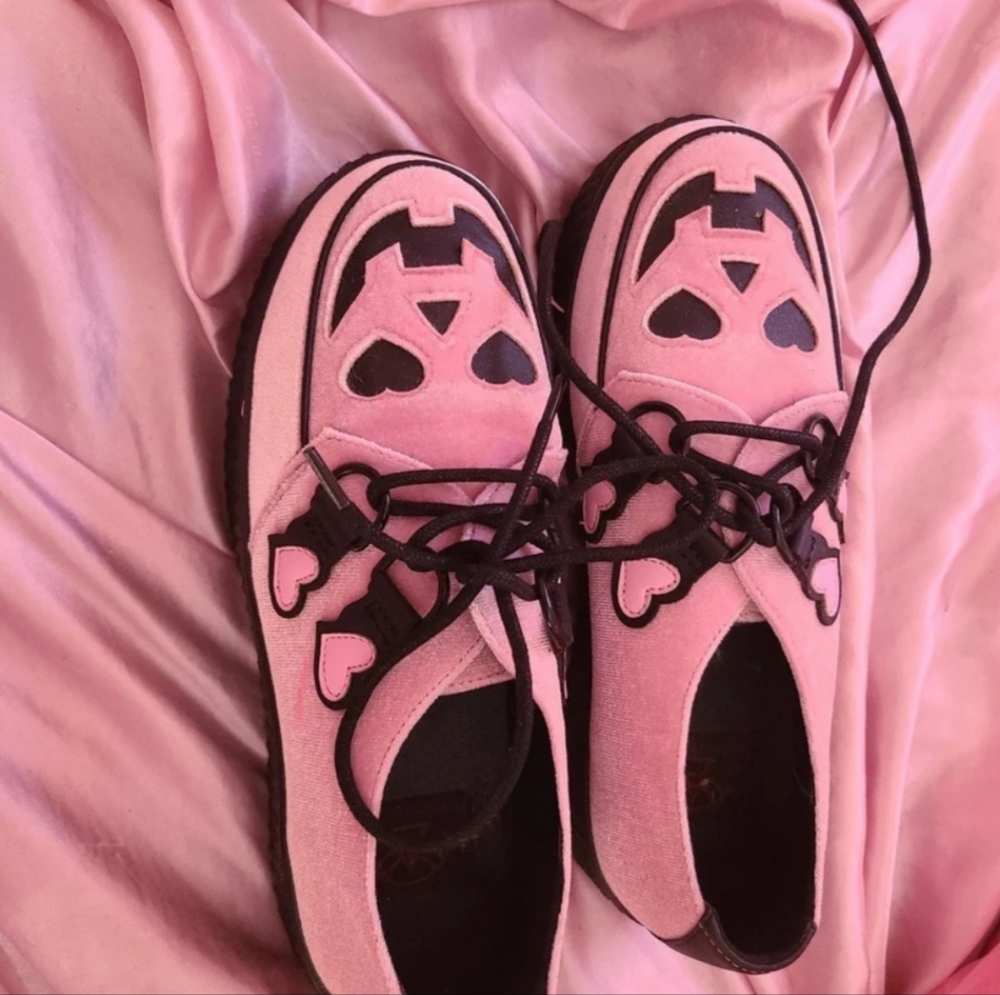Pink Heart Eyes Pumpkin Shoes